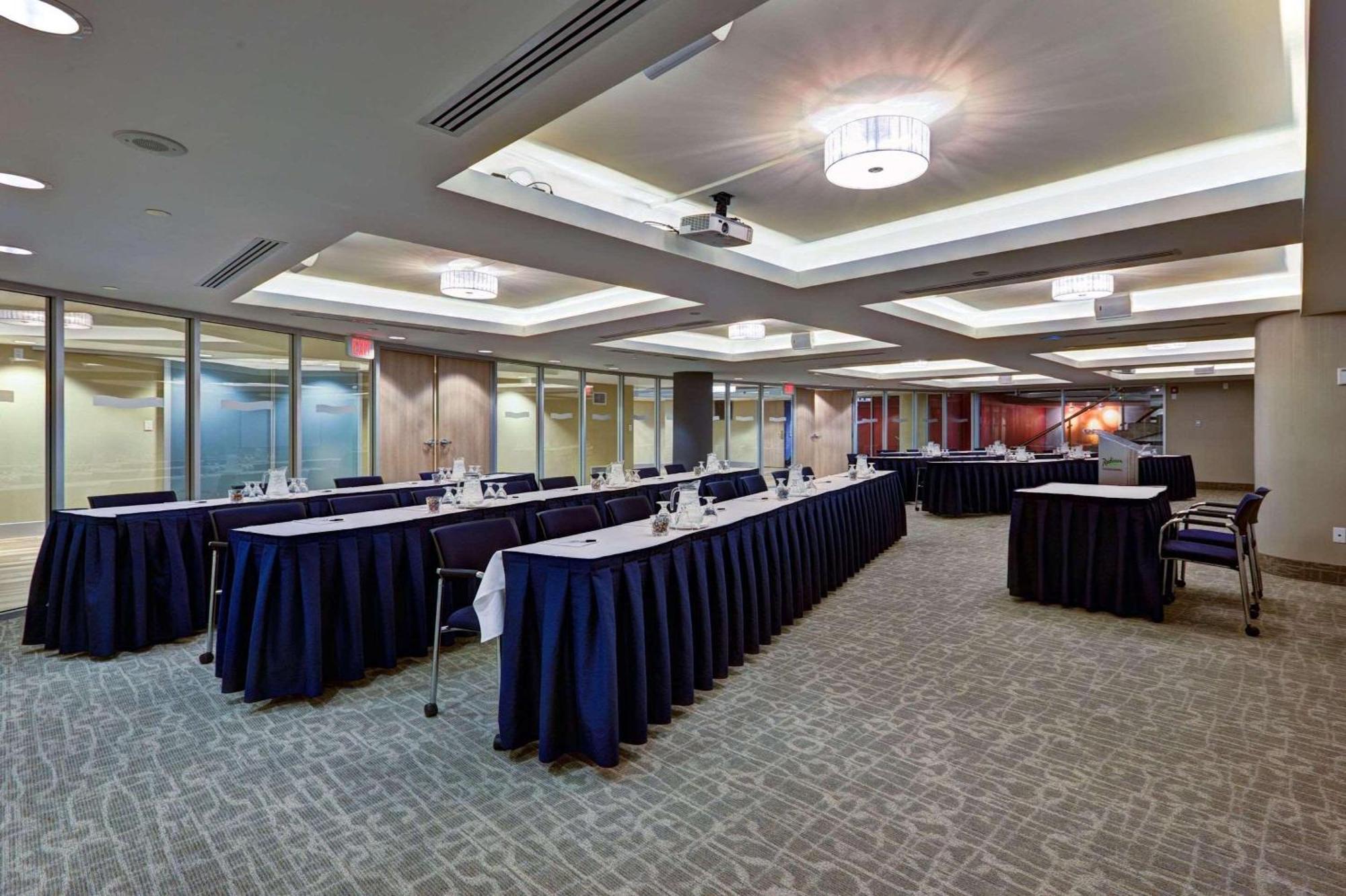 Radisson Blu Toronto Downtown Ξενοδοχείο Εξωτερικό φωτογραφία